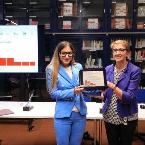 Bologna, 10/10/2023. 
Fondazione Barberini. Assegnazione del Premio Luciano Calanchi e Adriano Turrini per la cultura cooperativa per la miglior tesi di Laurea Magistrale e per la miglior tesi di Dottorato a tema cooperazione. Verrà inoltre conferita una Borsa di studio a dottorandə impegnatə in percorsi di ricerca internazionale comparata a tema economia e cultura cooperativa. 
Attribuzione dei Premi:
Borsa di studio a dottorandə impegnatə in percorsi di ricerca internazionale comparata a tema economia e cultura cooperativa a Antonietta Troisi. 
Foto Paolo Righi